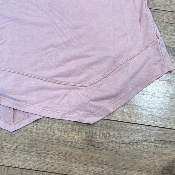 Incredibly soft light pink active top for women - Picture 2 of 5